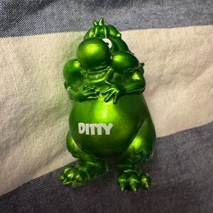 YOWIE Metallic Ditty Dino Collection 2.25" Toy Green Metallic Figure
